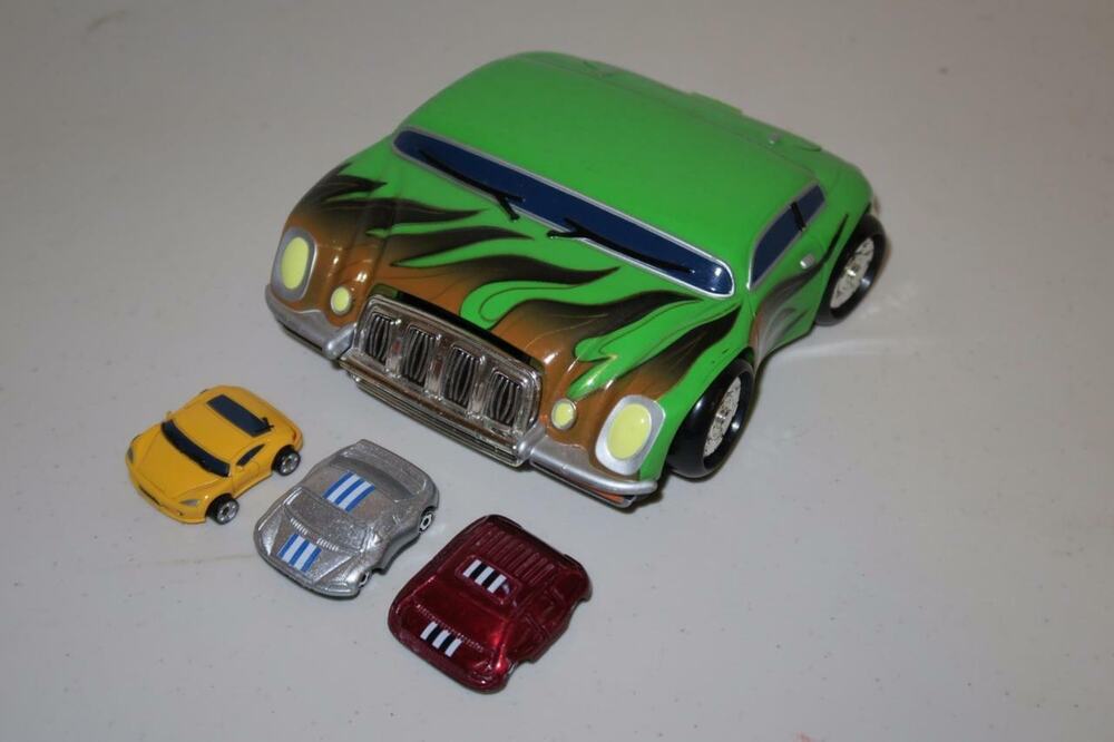 Phat Boyz Simple Wishes Green Flame Sedan Launcher Case -121639